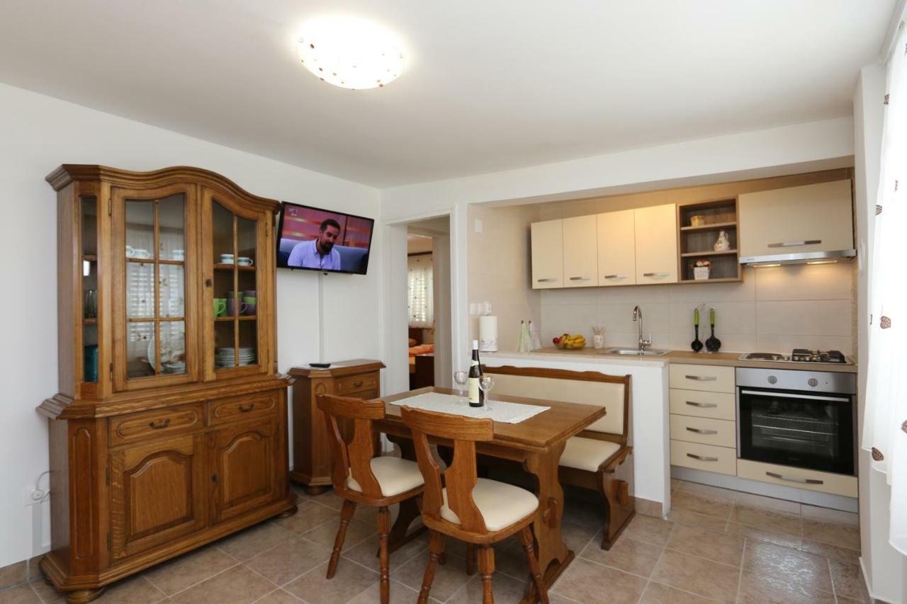 Apartment Damirk Polje  Bagian luar foto