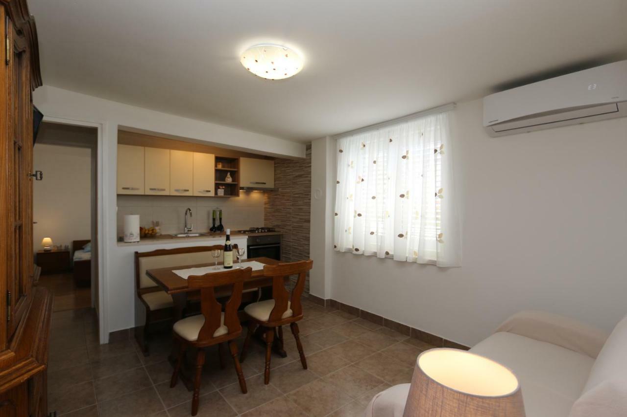 Apartment Damirk Polje  Bagian luar foto